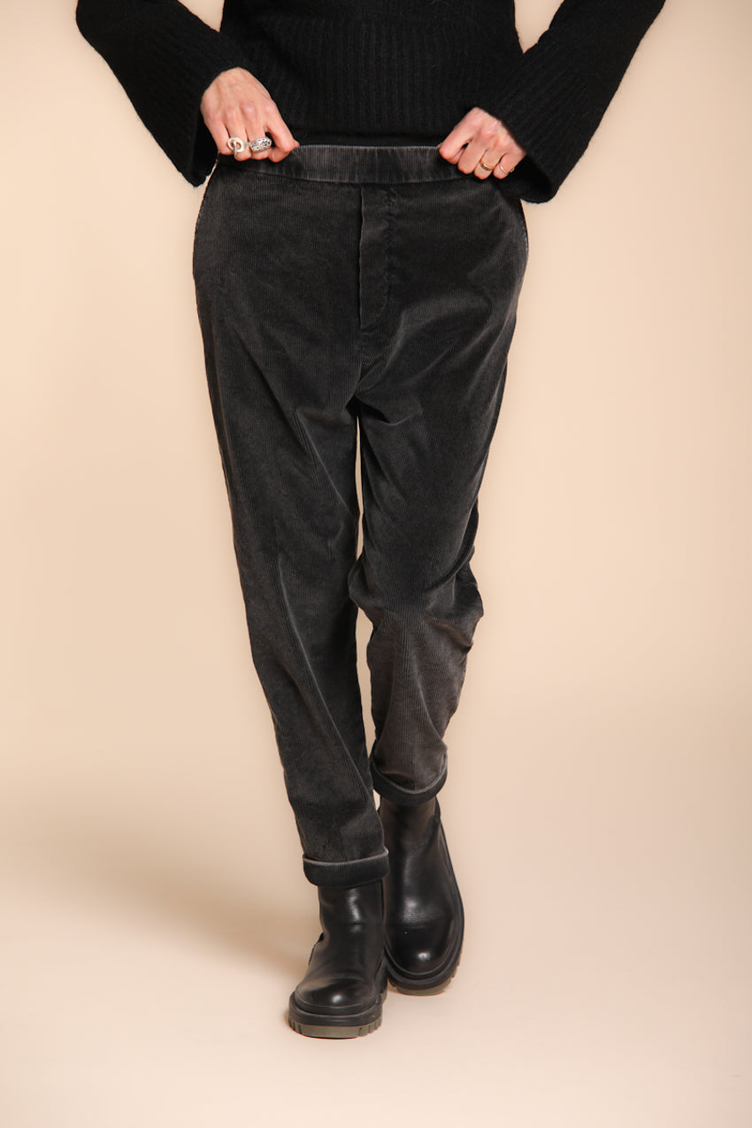 Foto 1 Malibu Jogger City pantaloni chino donna in velluto a coste relaxed fit