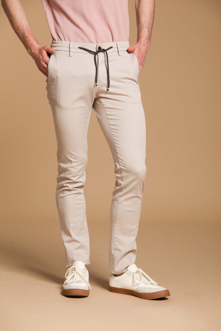Milano Jogger pantalón chino jogger para hombre en algodón y tencel Corte extra slim fit