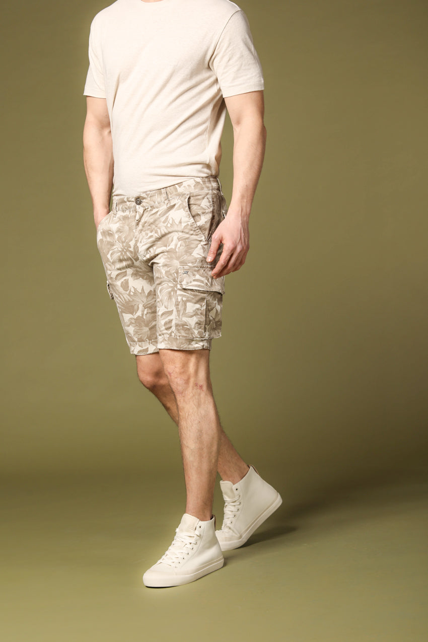 Image 2 de bermudas cargo homme, modèle Chile, couleur beige, coupe slim de Mason's