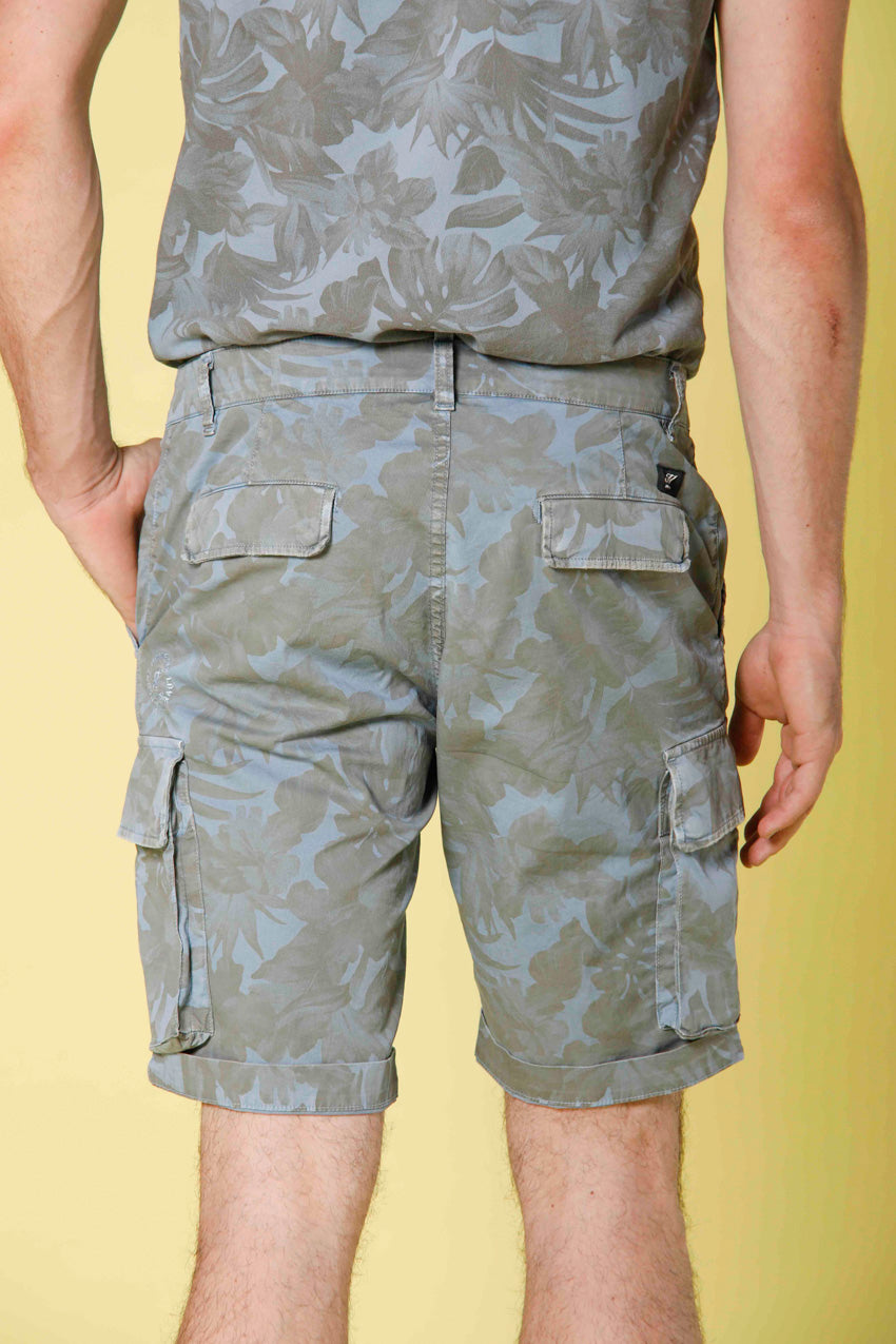 Bild 4 von chilenischen Cargo-Bermudashorts für Herren aus Baumwolle mit Blumenmuster in himmlisch von Mason's