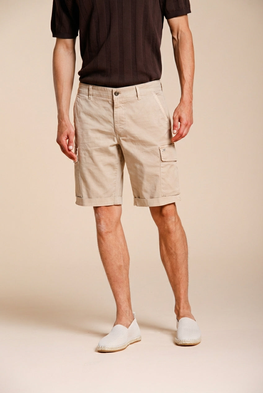 Chile bermuda cargo hombre en satén stretch slim fit ①