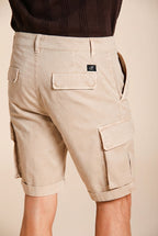 Chile bermuda cargo hombre en satén stretch slim fit ①