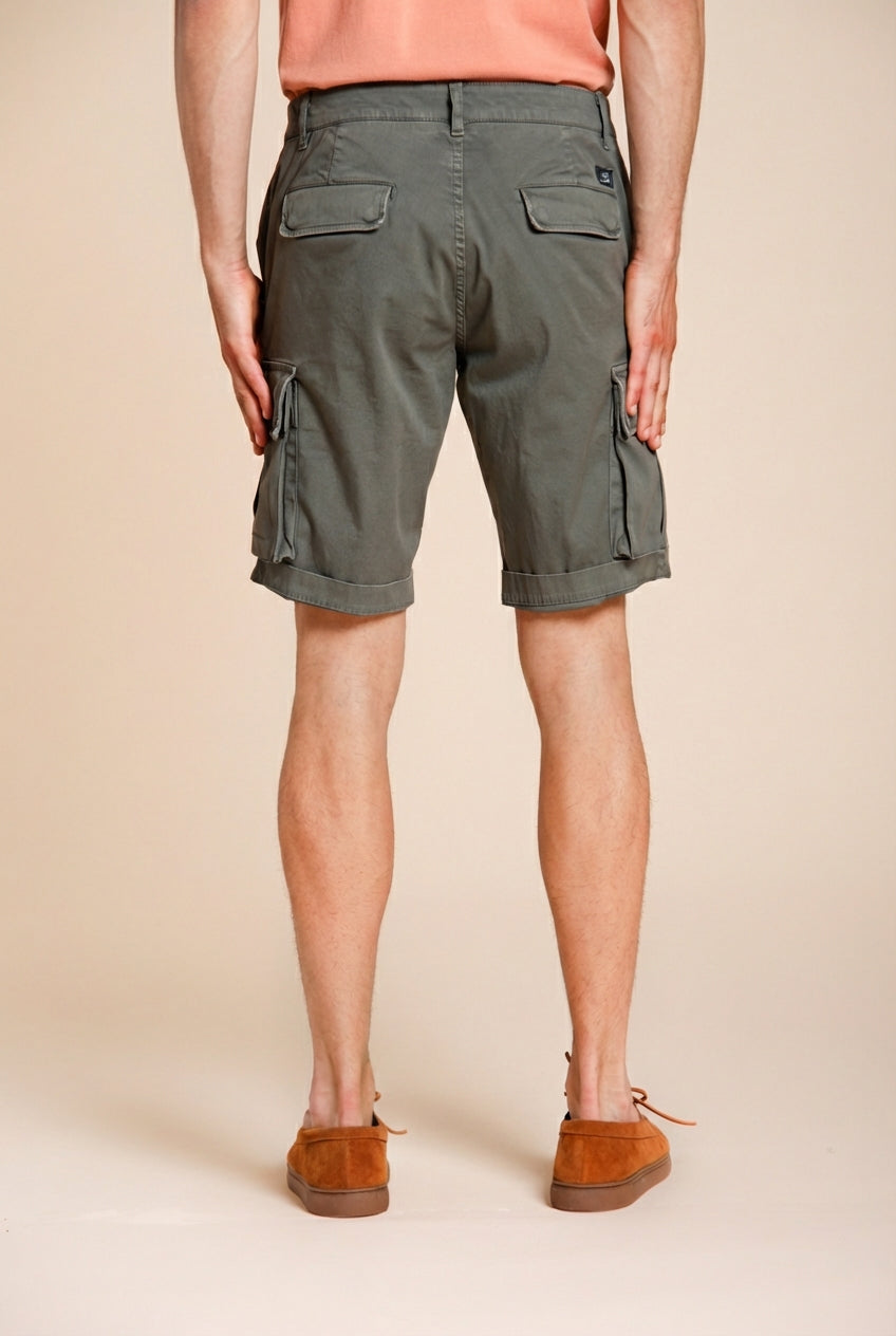 Chile bermuda cargo hombre en satén stretch slim fit ①