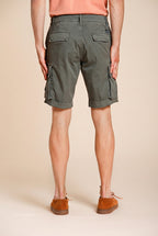 Chile bermuda cargo hombre en satén stretch slim fit ①