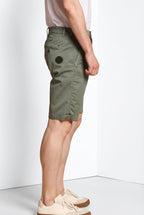 John Coolkhinos men's chino bermuda shorts in pima cotton logo edition carrot fit ①