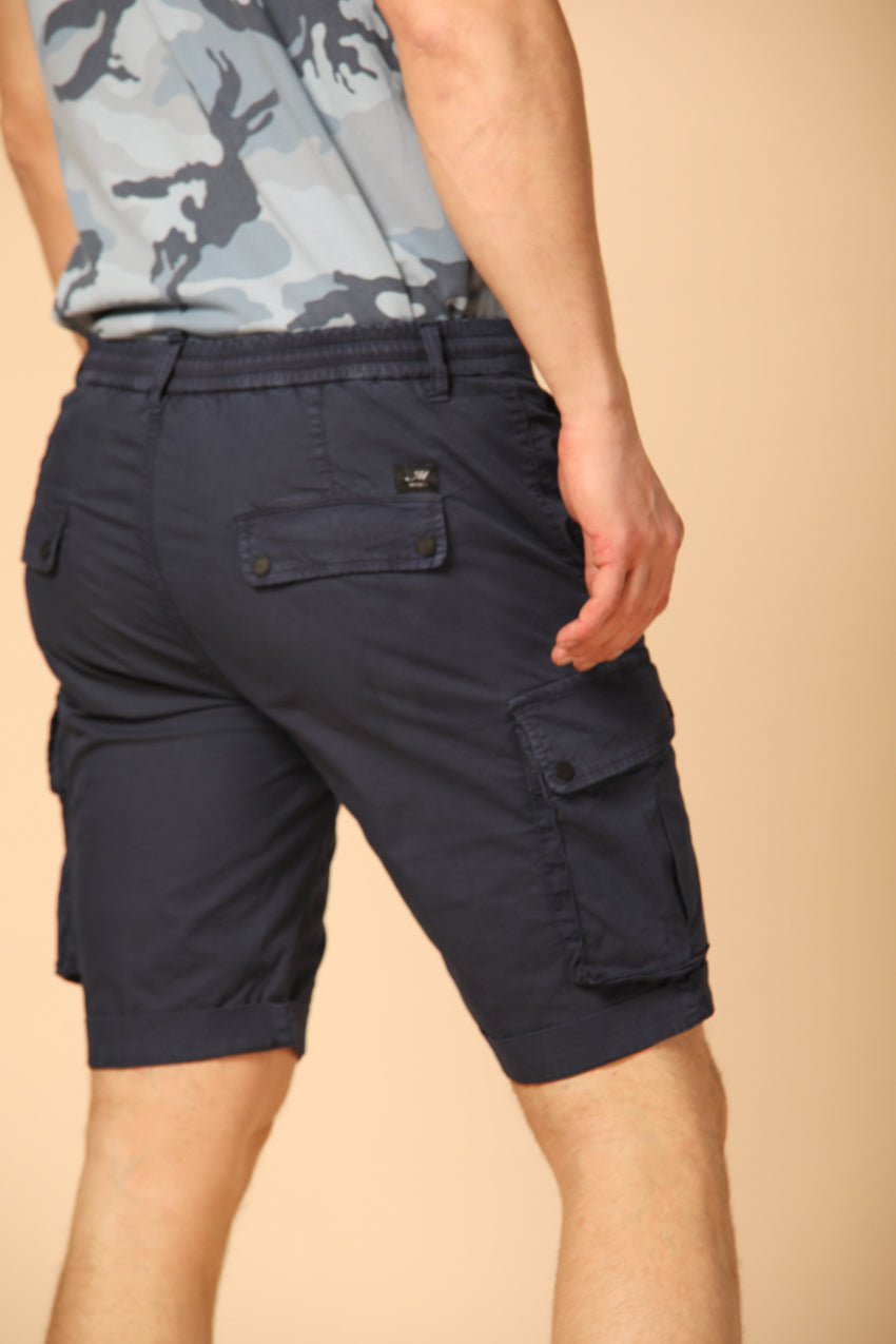 Image 4 de bermudas cargo homme, modèle Chile Athleisure, couleur bleu marine, coupe carotte de Mason's