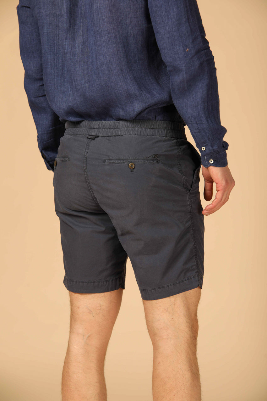 Image 4 de bermudas chino homme, modèle Capri Khinos Summer, couleur bleu marine, coupe régulière de Mason's