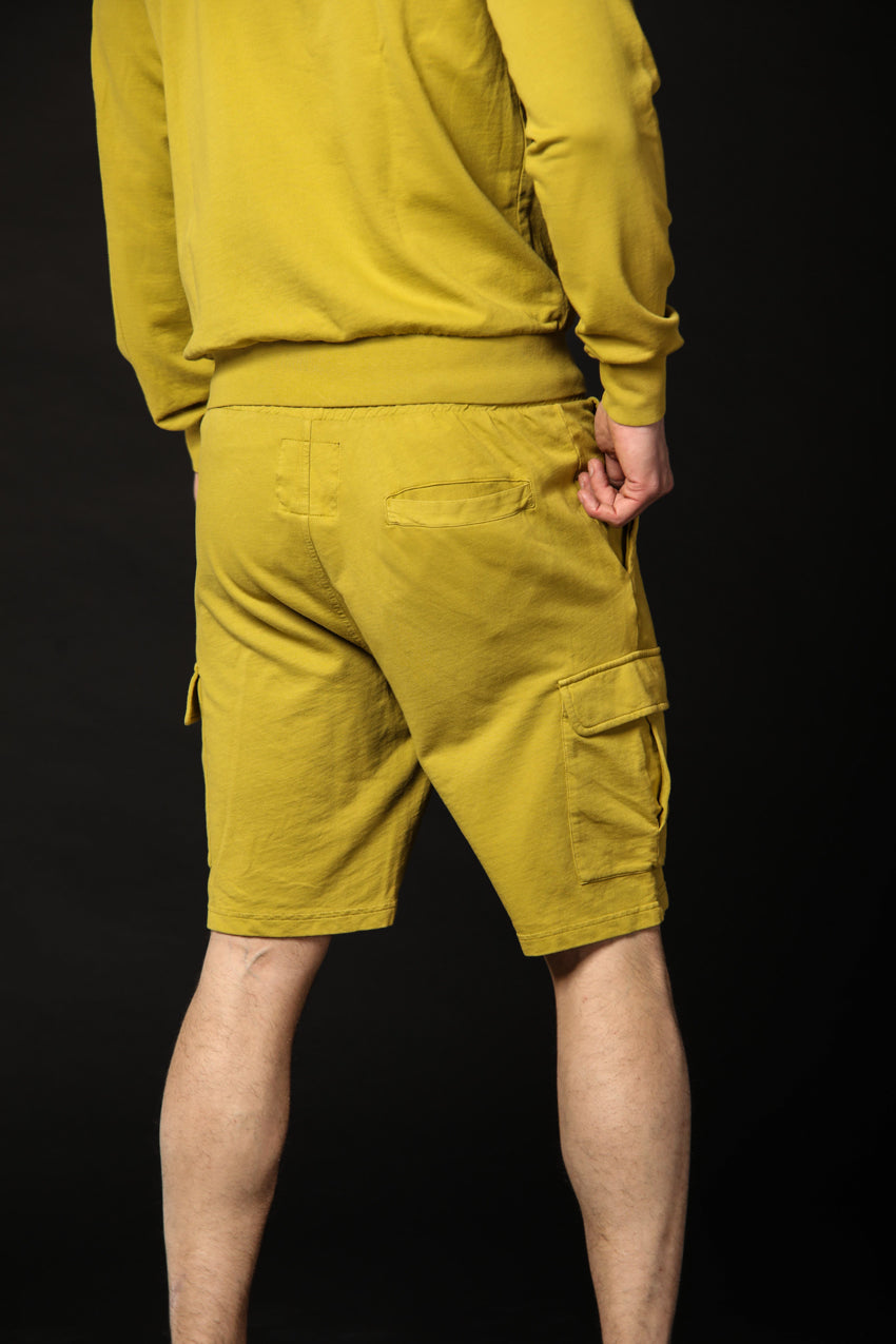 immagine 5 di bermuda cargo uomo modello Chile colore verde lime regular fit di Mason's