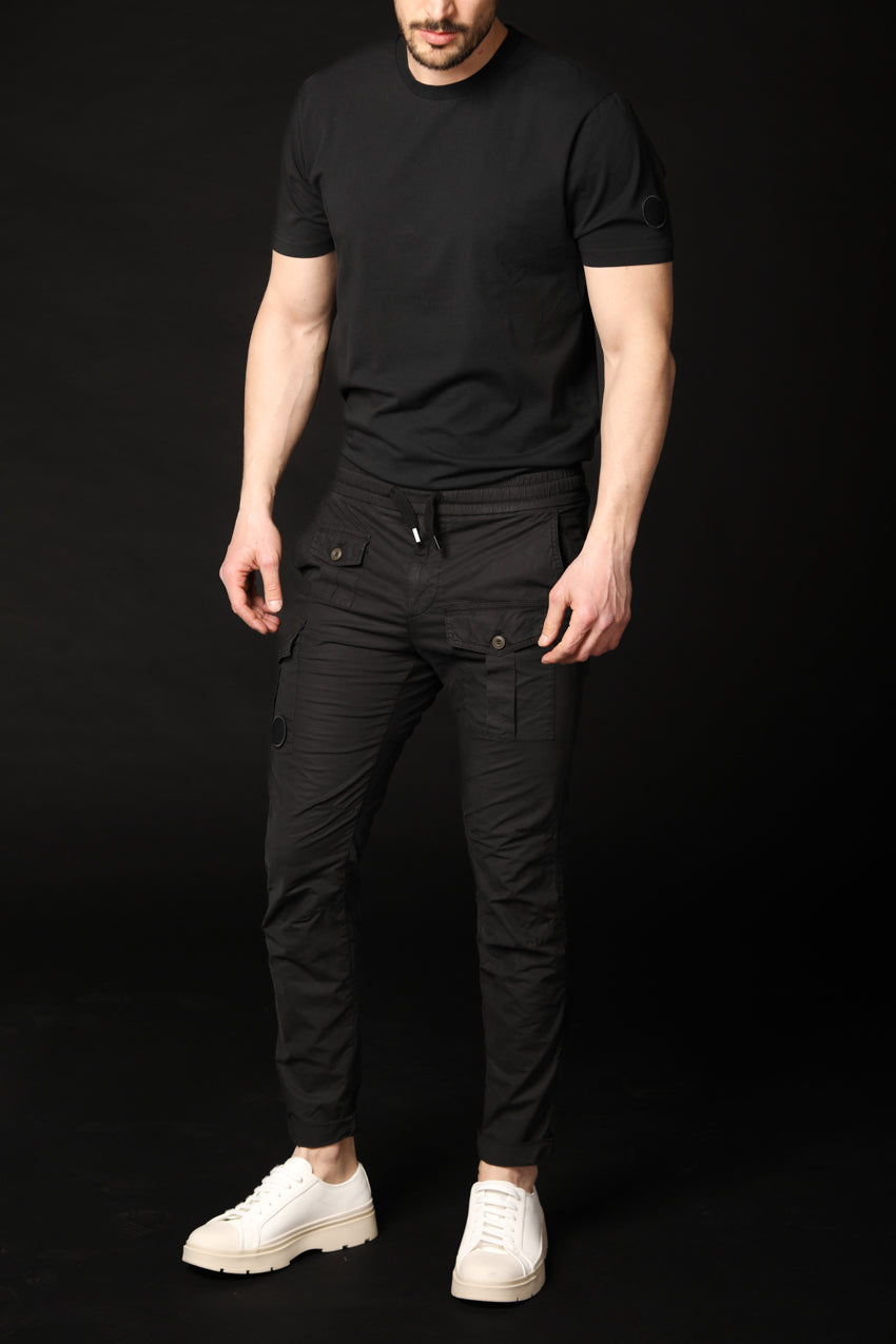 Image 2 de pantalon cargo homme modèle George en noir, coupe carotte de Mason's