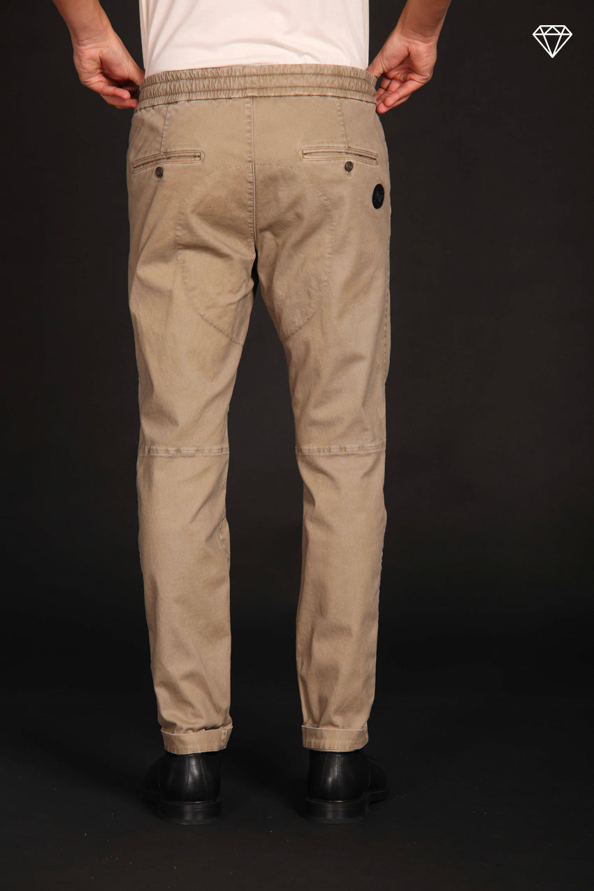 John Sack pantalón chino hombre en gabardina stretch limited edition ajuste carrot ①