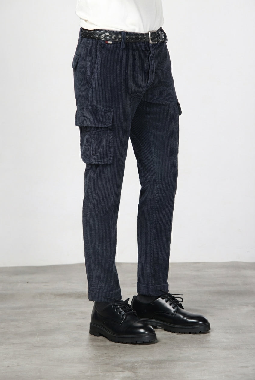 Chile Herren-Cargohose aus breit geripptem Samt mit regular fit
