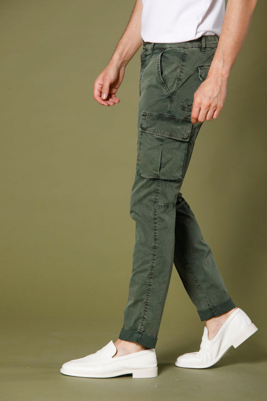 immagine 3 di pantalone cargo uomo in cotone stretch icon washing modello Chile colore verde extra slim di mason's