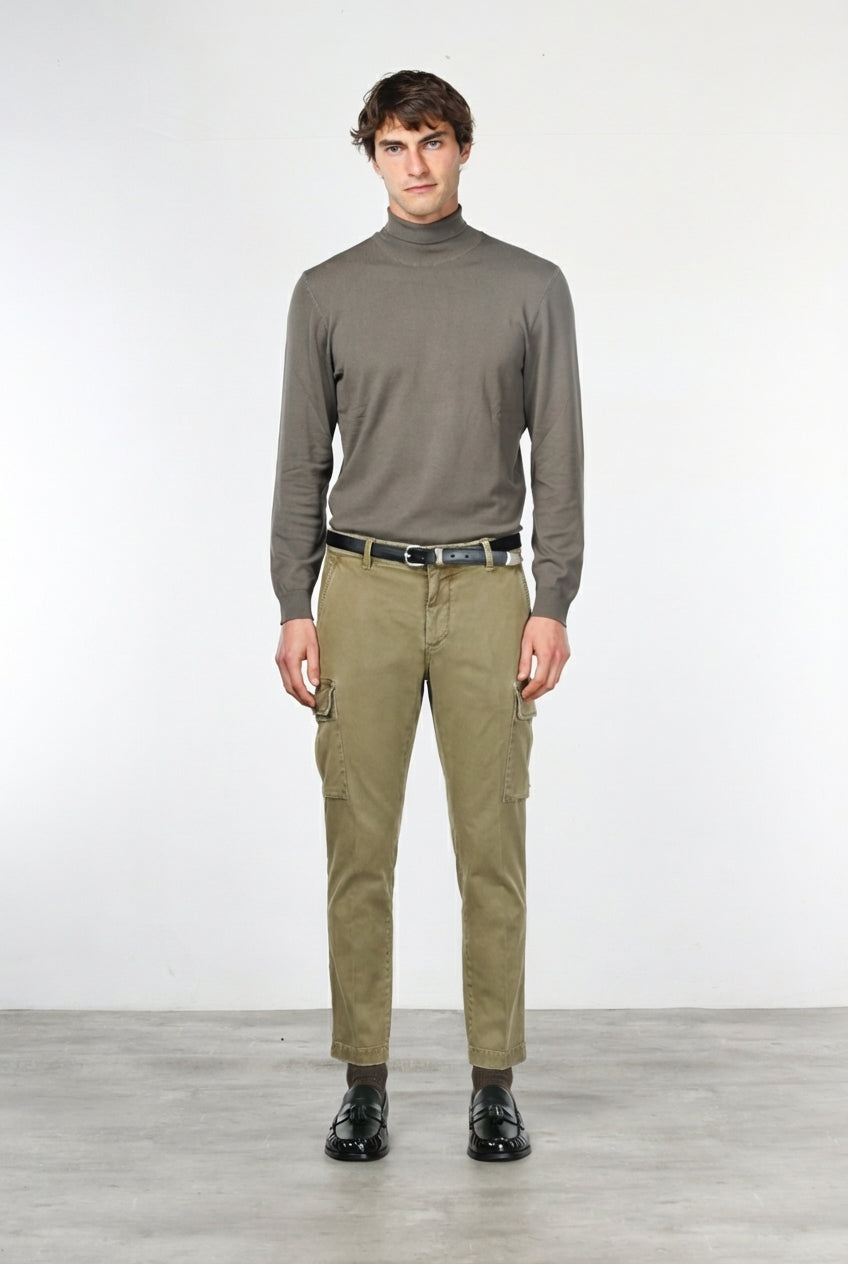 Chile men’s cargo pants in stretch gabardine, extra slim fit ①