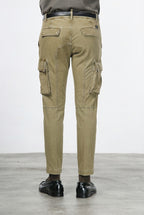 Chile men’s cargo pants in stretch gabardine, extra slim fit ①