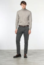 Chile Herren-Cargohose aus Stretch-Gabardine Extra Slim Fit ①