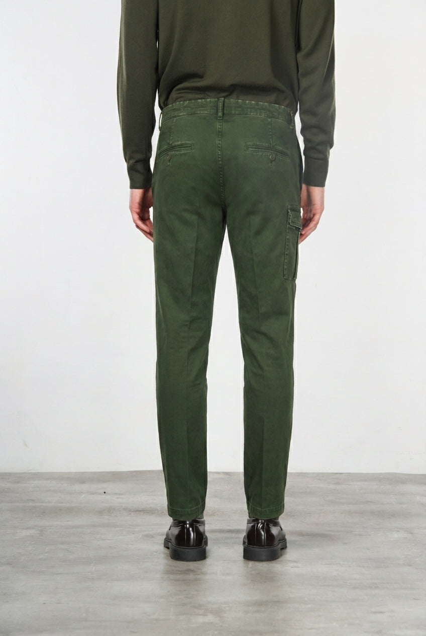 George Coolpocket pantalón cargo de hombre en gabardina carrot fit ①
