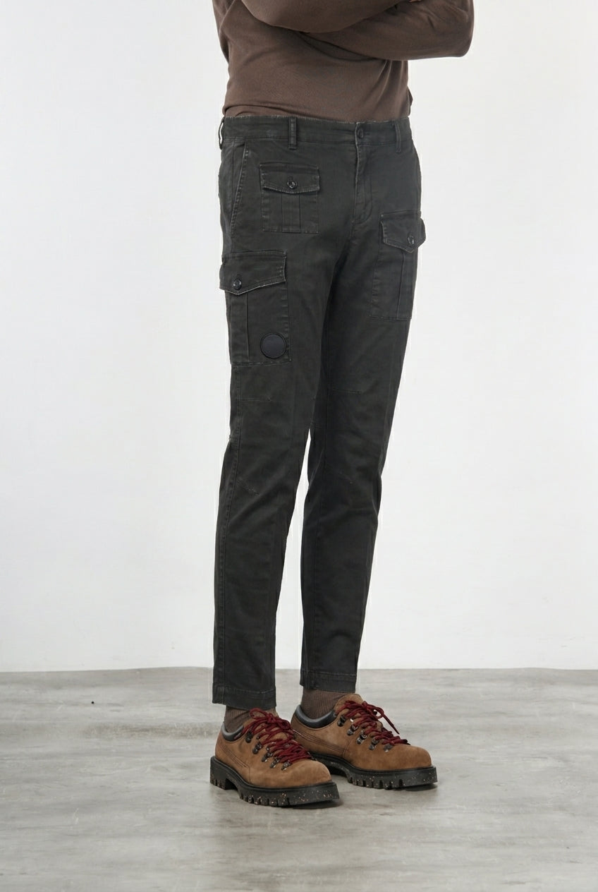 George Coolpocket pantalón cargo de hombre en gabardina carrot fit ①
