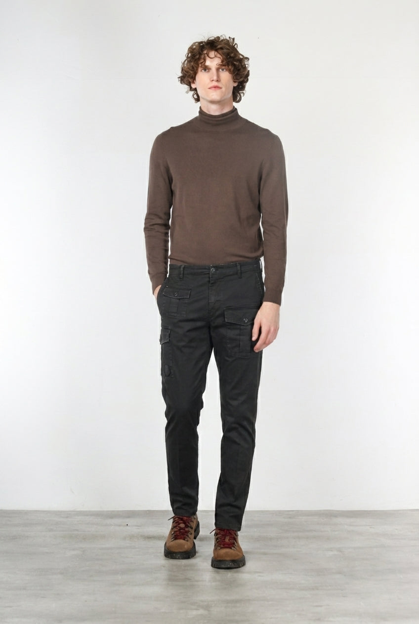 George Coolpocket pantalón cargo de hombre en gabardina carrot fit ①
