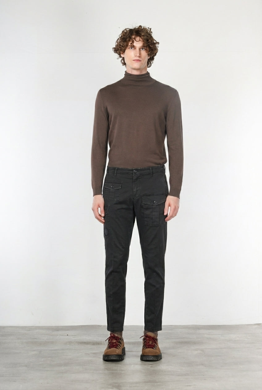 George Coolpocket pantalón cargo de hombre en gabardina carrot fit ①
