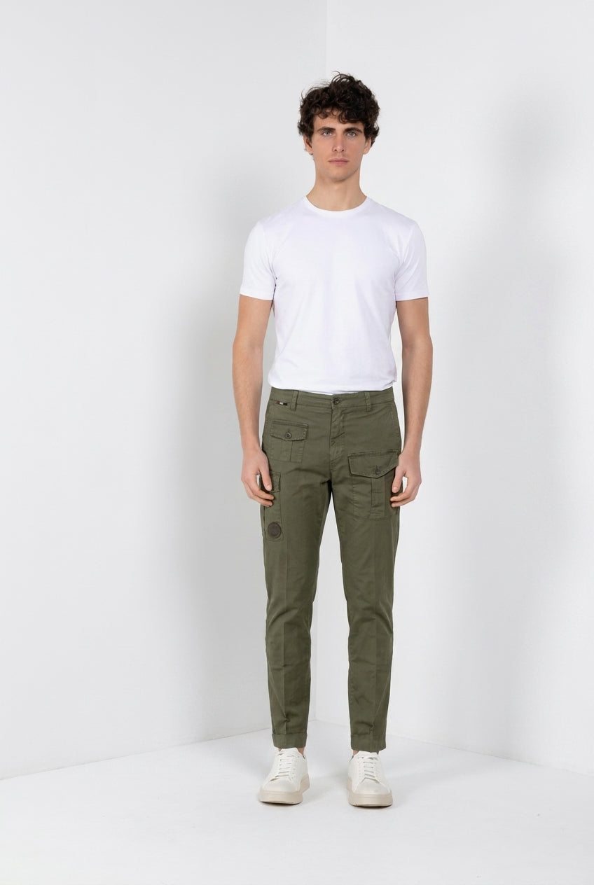 George Coolpocket Pantalone Cargo Mann aus leichtem Stretch-Twill Logo Edition carrot fit ①