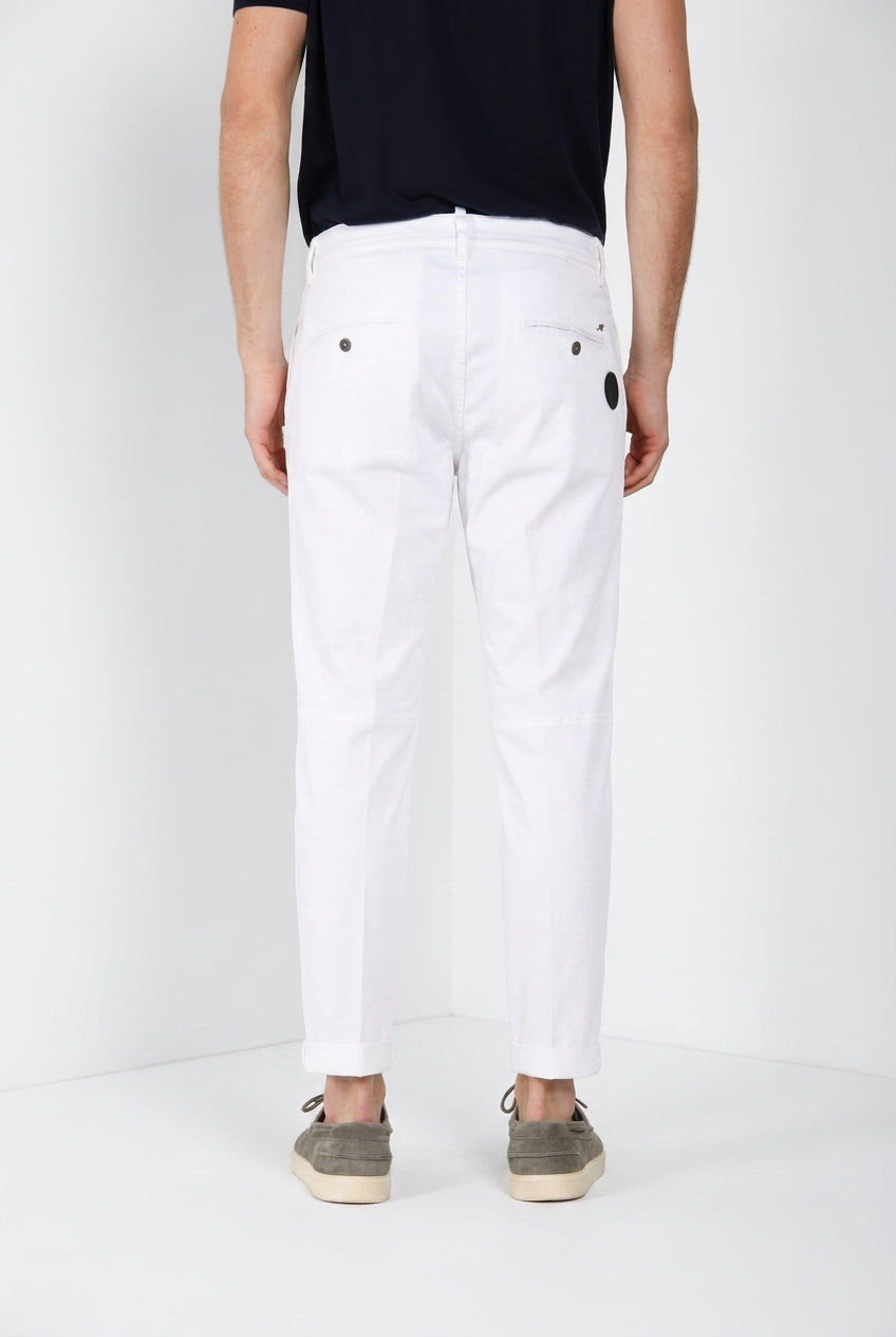 John Coolkhinos pantalon chino homme en satin stretch Logo Edition carrot fit ①