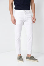 John Coolkhinos pantalon chino homme en satin stretch Logo Edition carrot fit ①