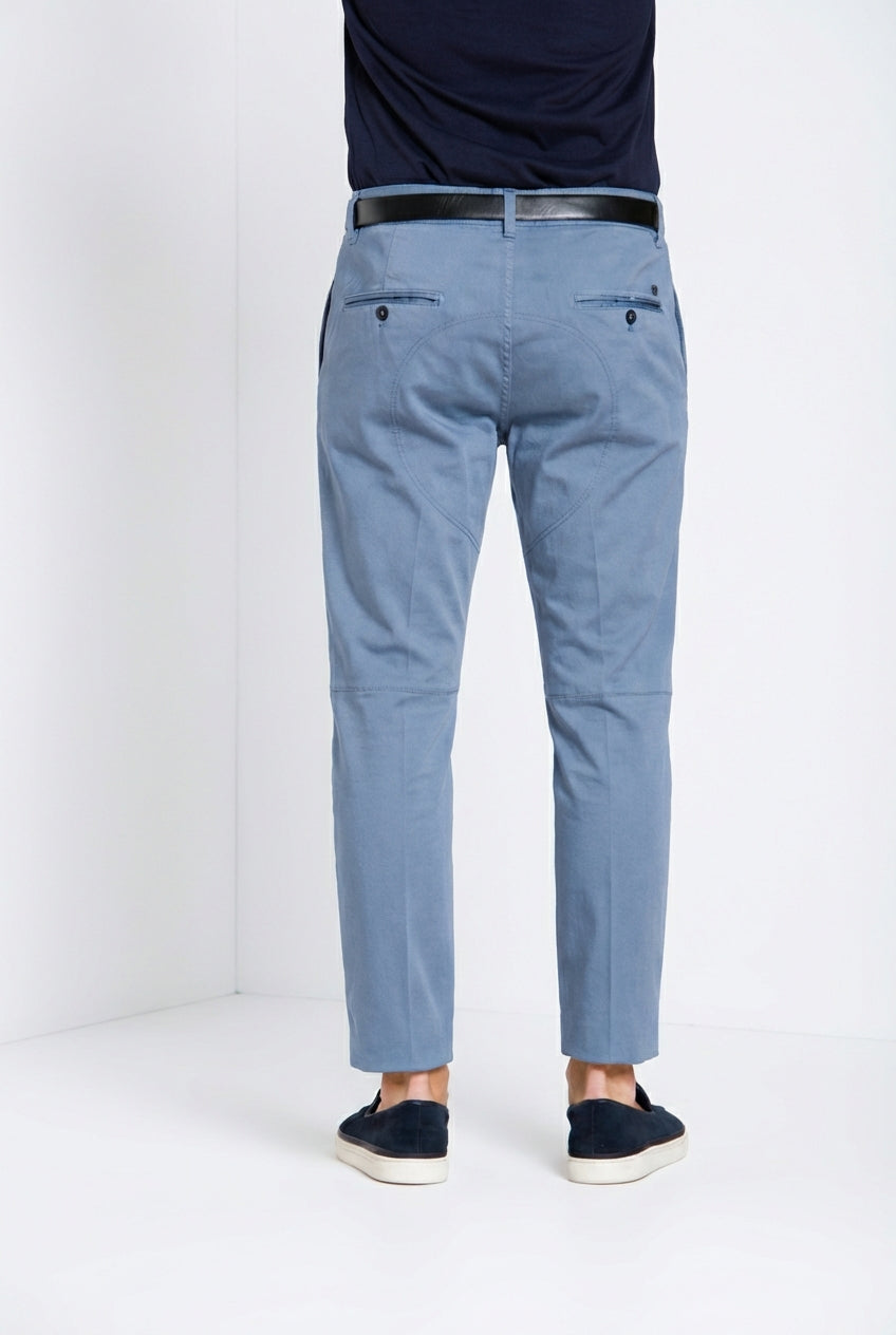John Coolkhinos pantalón chino hombre de satén stretch Logo Edition carrot fit ①