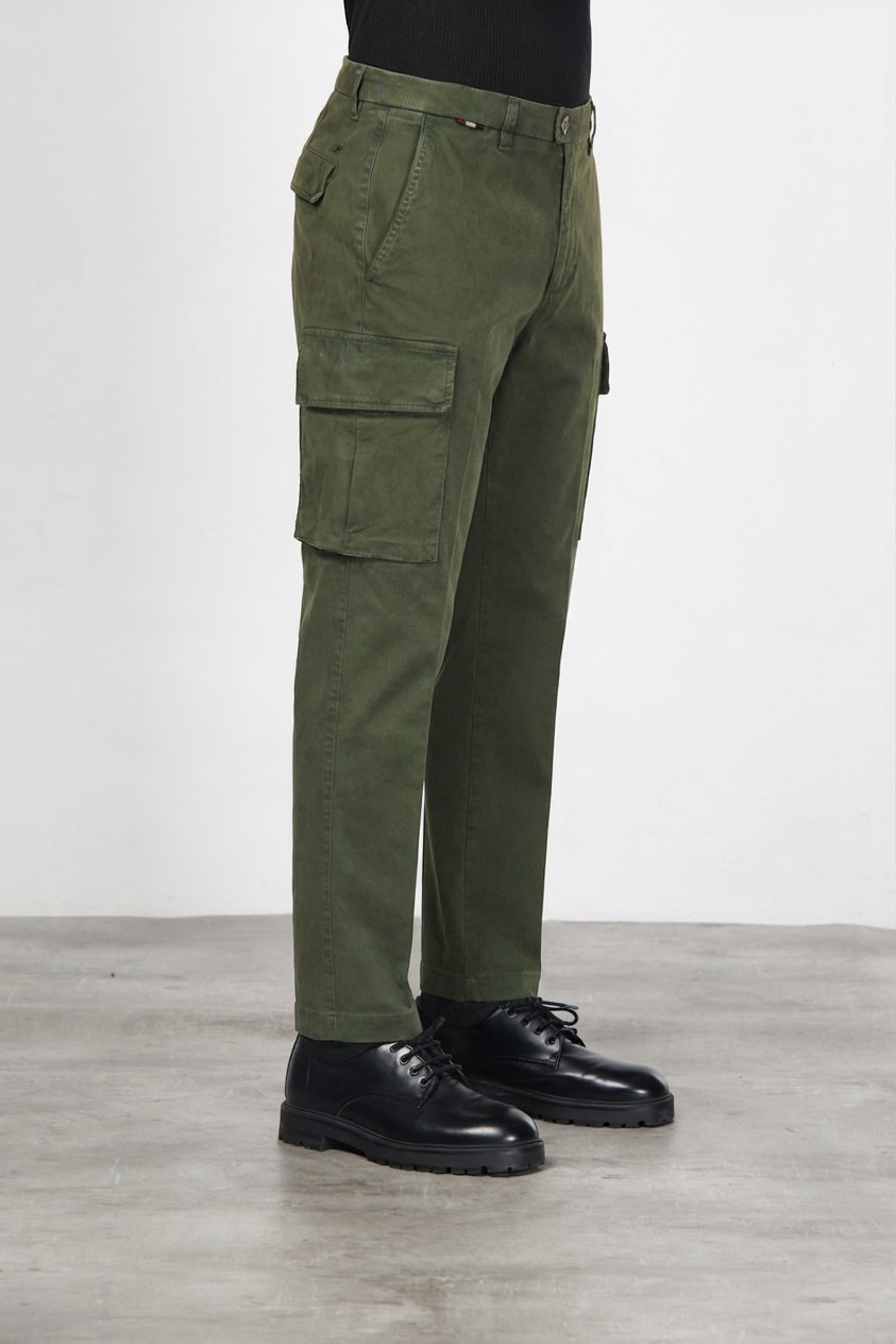 Chile pantalón cargo de hombre en gabardina carrot fit