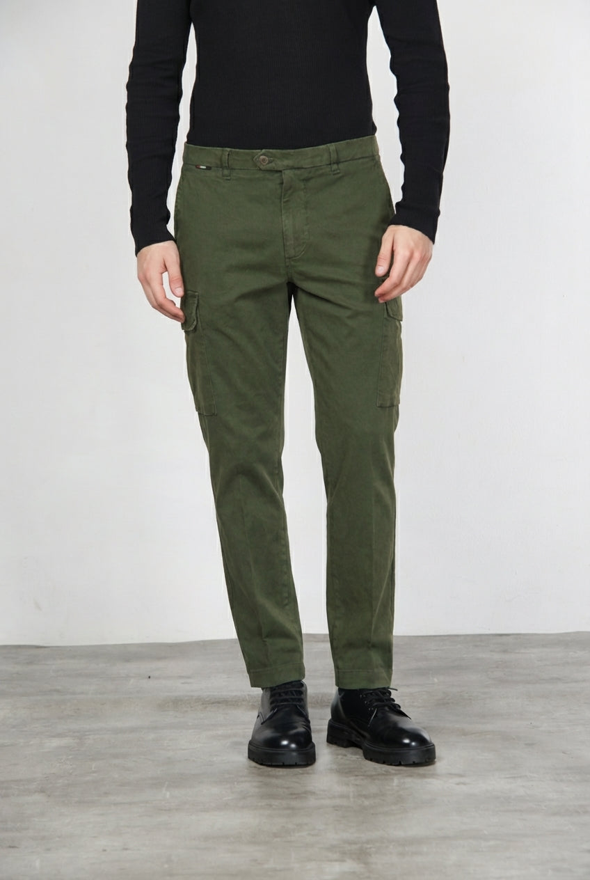 Chile pantalón cargo de hombre en gabardina carrot fit