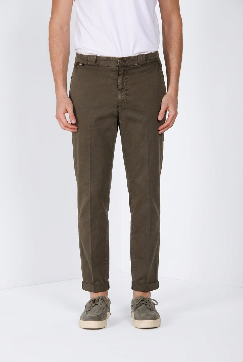 Madison M74 pantalón chino hombre en twill ligero stretch carrot fit