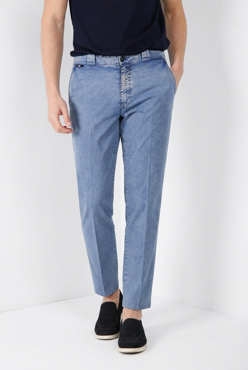 Madison M74 pantalón chino hombre en twill ligero stretch carrot fit