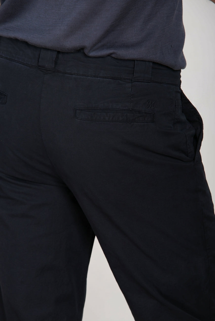 Madison M74 pantalón chino hombre en twill ligero stretch carrot fit