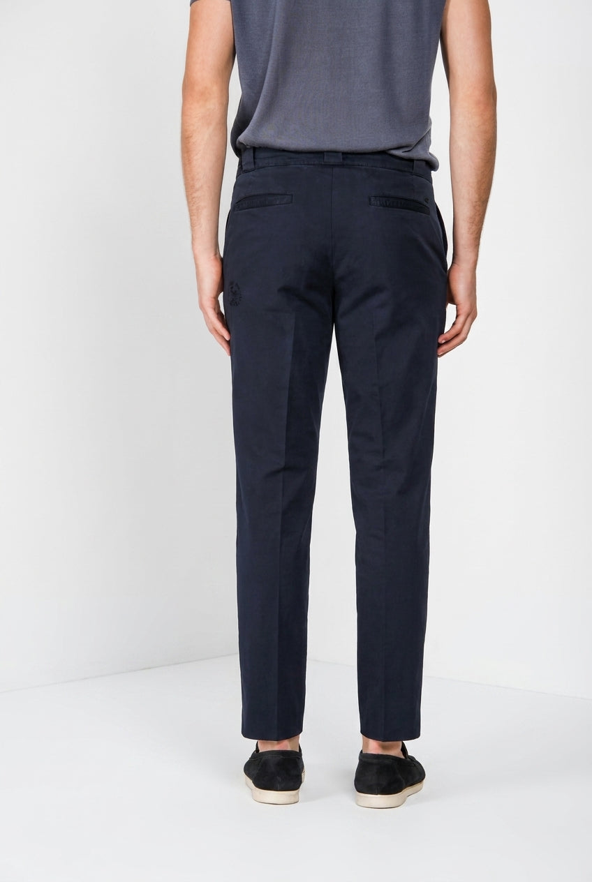 Madison M74 pantalón chino hombre en twill ligero stretch carrot fit
