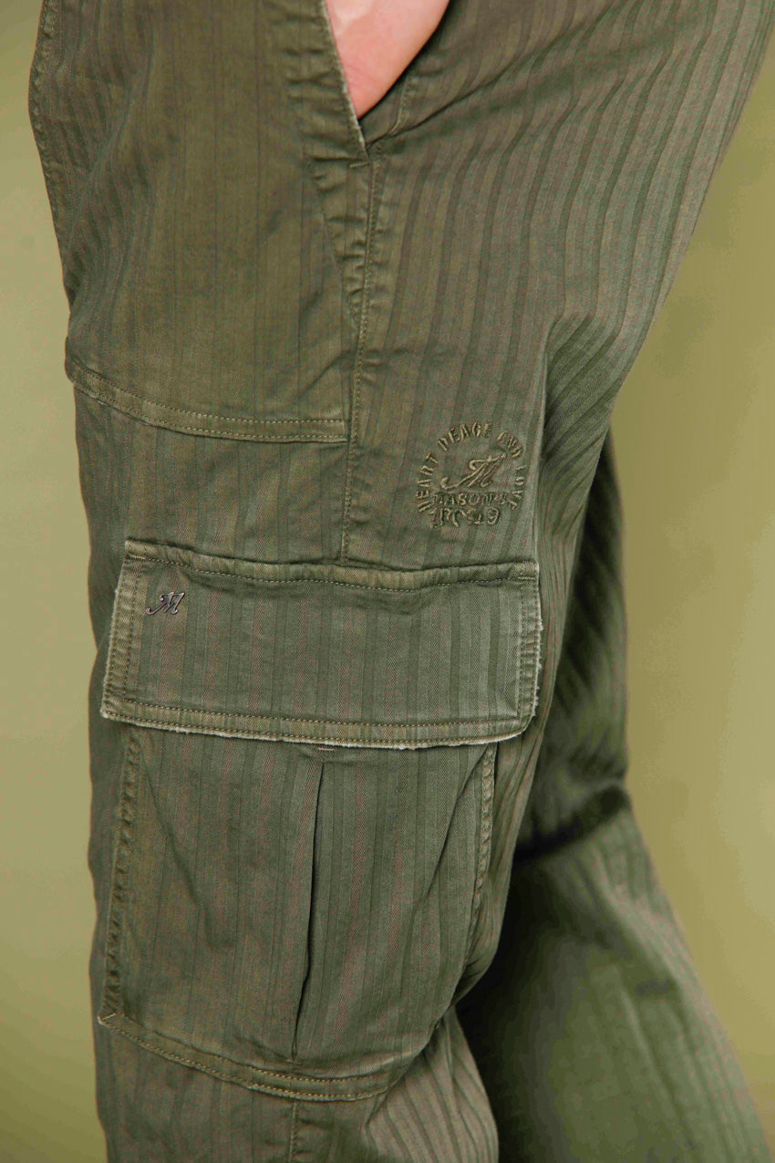 immagine 2 di pantalone cargo uomo in cotone resca modello Cuba Buckle colore verde regular fit di Mason's