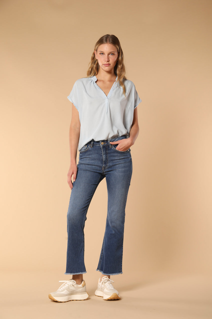 Olivia pantalón 5 bolsillos mujer en denim azul stretch con fondo trompeta slim fit