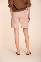 Dettaglio gamba bermuda cargo donna Chile Mason's rosa in twill SS26