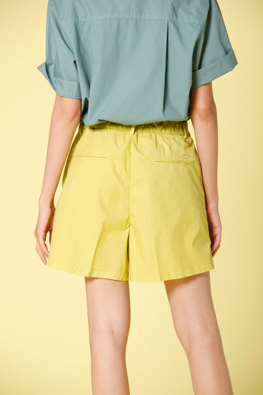 immagine 4 di bermuda chino donna in tela paracadute modello new york cozy colore giallo regular fit di Mason's