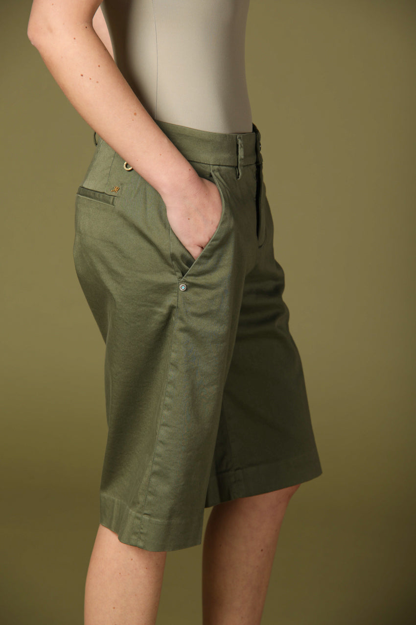 Image 2 of Mason's women's New York model chino bermuda in green color, regular fit