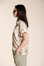 Livia camisa mujer manga corta en tela mezcla lino y viscosa estampado floral