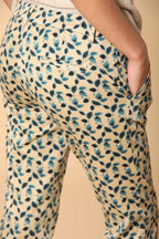 Jaqueline women's chino capri trousers in stretch cotton satin with leaf print slim fit