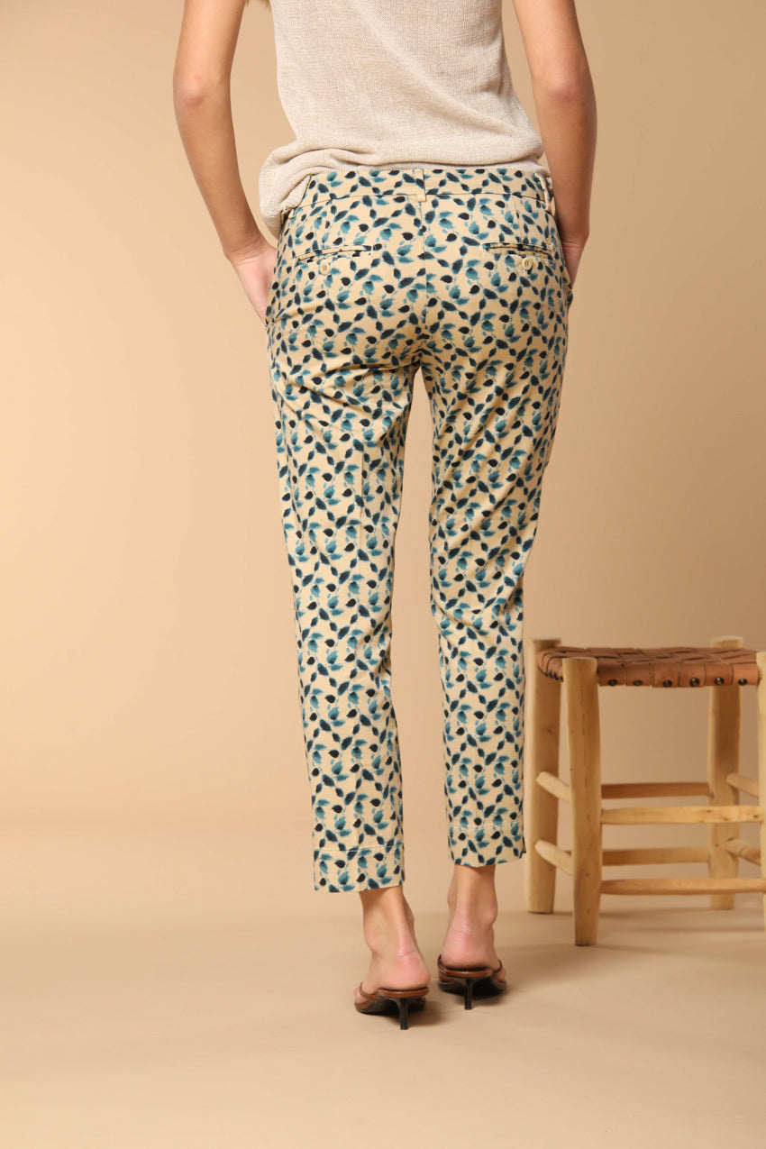 Jaqueline women's chino capri trousers in stretch cotton satin with leaf print slim fit