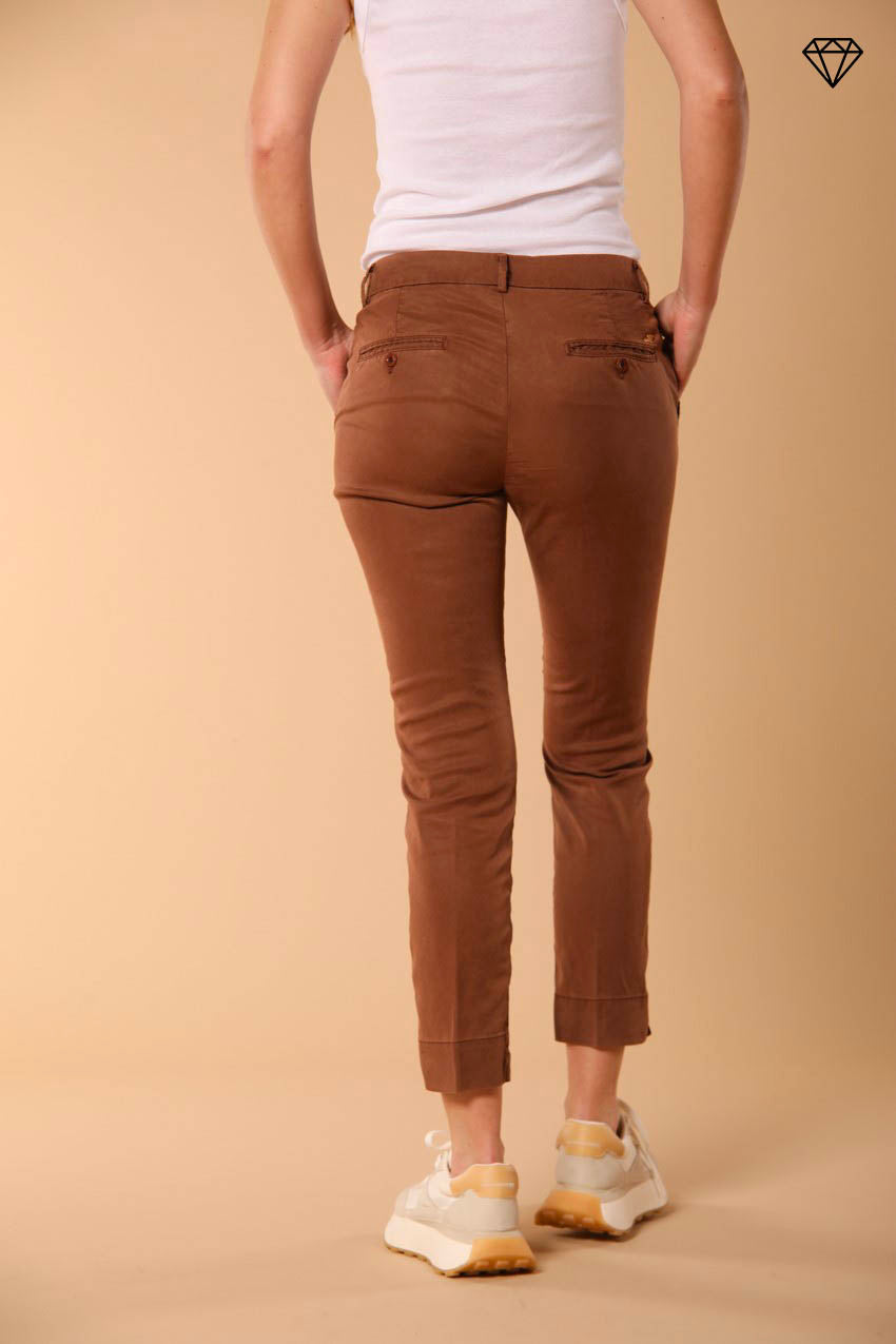 Immagine 4 di pantalone chino donna in twill modello Jaqueline Curvie curvy fit