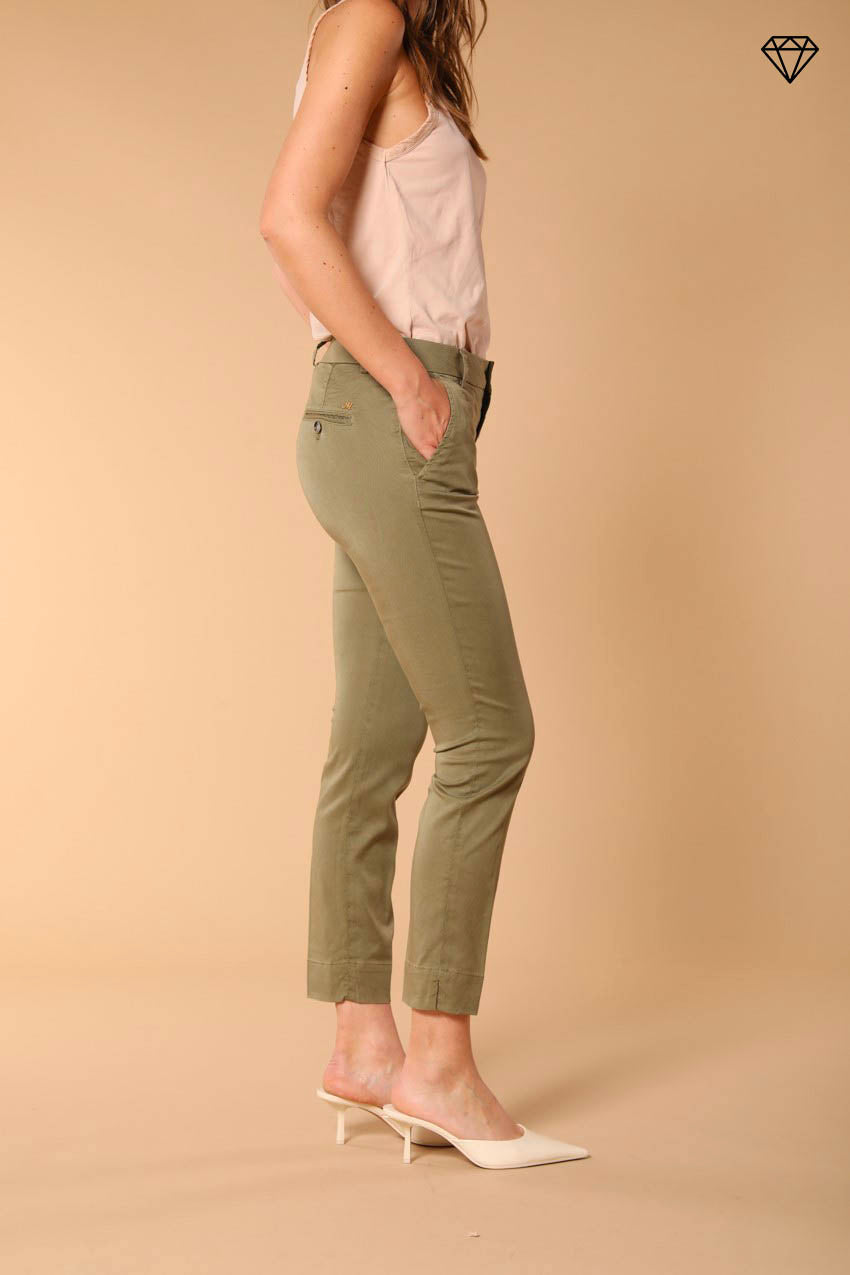 Immagine 4 di pantalone chino donna in twill modello Jaqueline Curvie curvy fit 