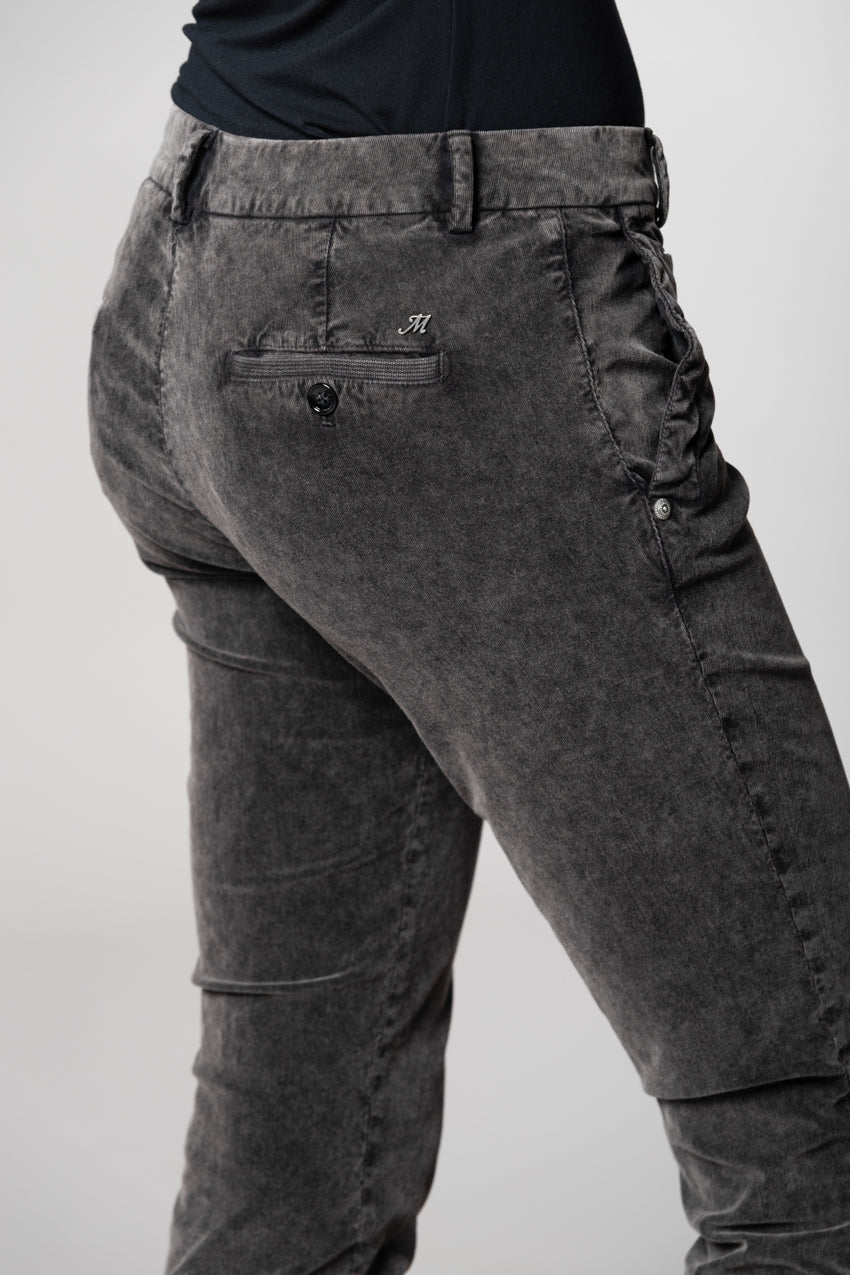 Jaqueline Archivio pantalón chino mujer en pana 1000 líneas slim fit