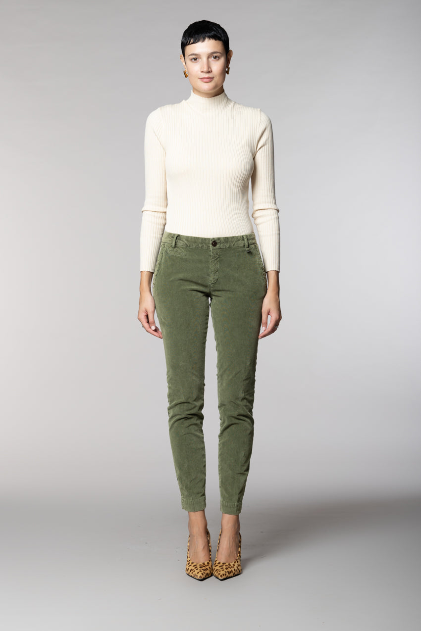 Jaqueline Archivio pantalón chino mujer en pana 1000 líneas slim fit