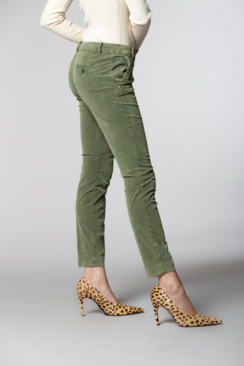 Jaqueline Archivio pantalón chino mujer en pana 1000 líneas slim fit