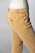 Jaqueline Archivio pantalon chino femme en velours 1000 raies slim fit