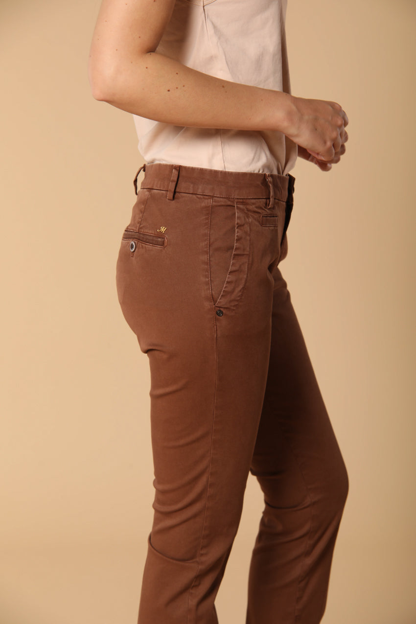 Jaqueline Archivio pantalón chino de mujer en gabardina slim fit