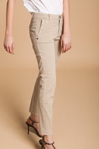 Jaqueline Archivio pantalón chino de mujer en gabardina slim fit