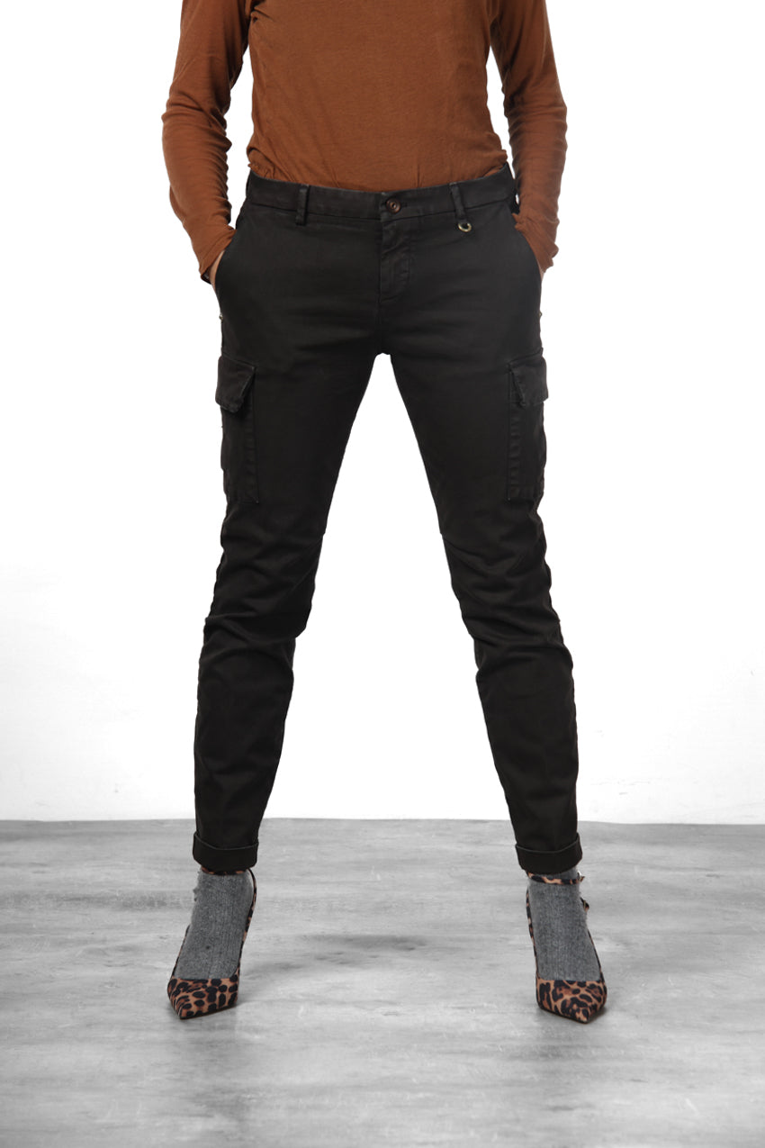 Chile City pantalón cargo de mujer en raso slim fit